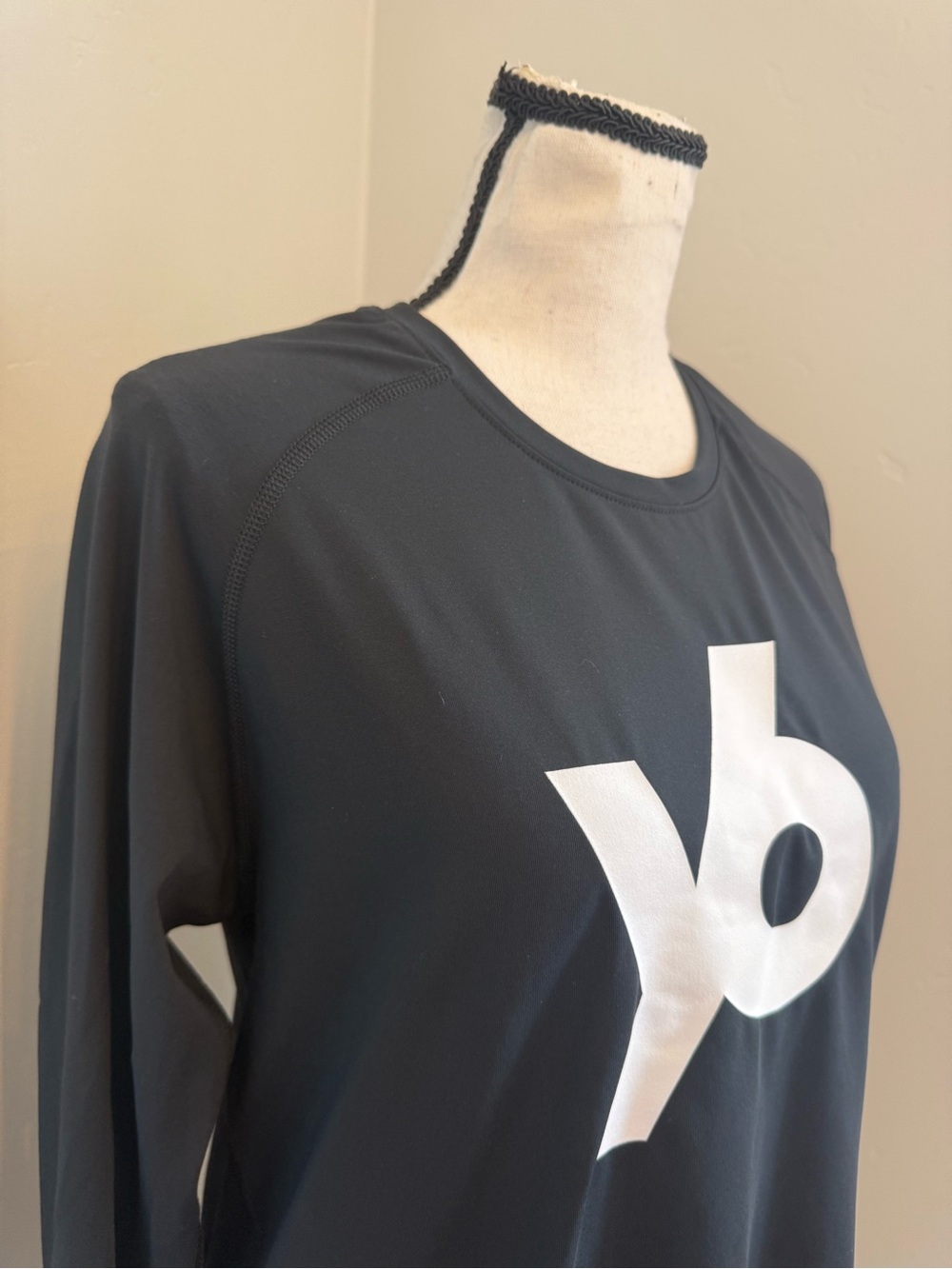 NWT Y6 YogaSix Black Long Sleeve Logo Top Yoga Activewear S $60 Retail - Picture 8 of 11